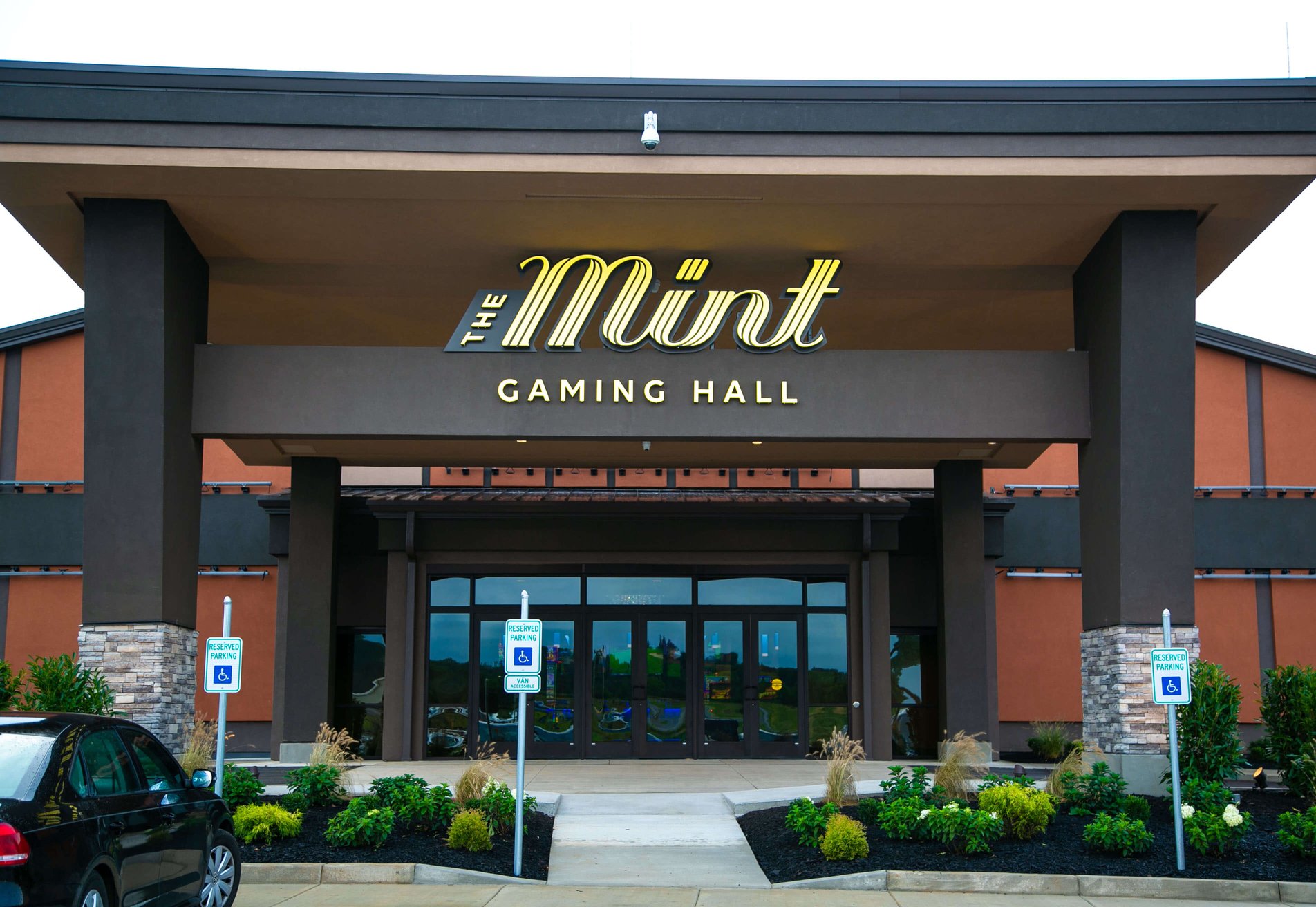 The Mint Gaming Hall at Kentucky Downs Makes a Safe Bet with RF Venue