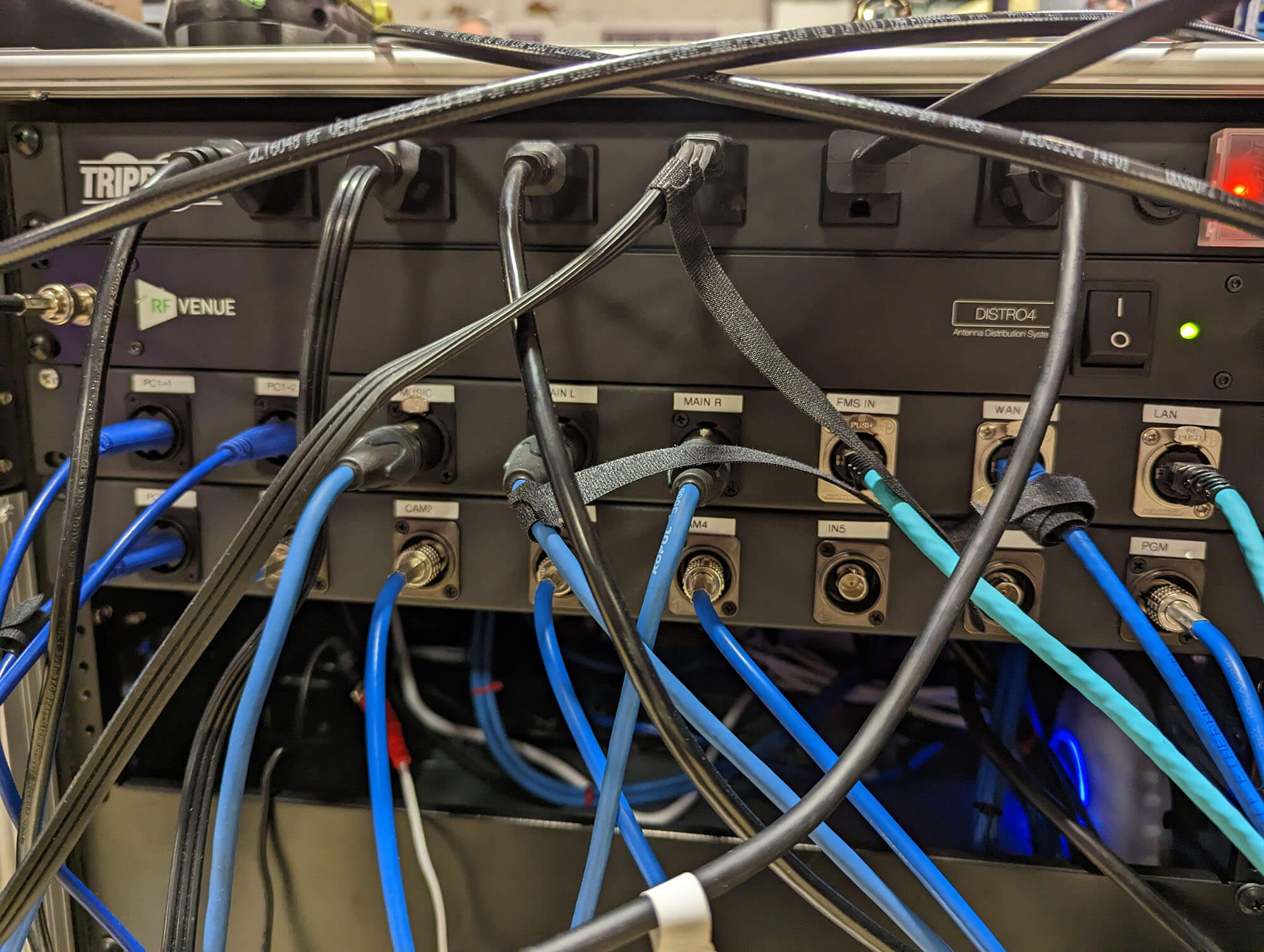 NEFIRST_RFVenueDISTRO4rack